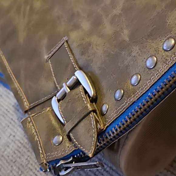 Boots - Picture 4 of 8